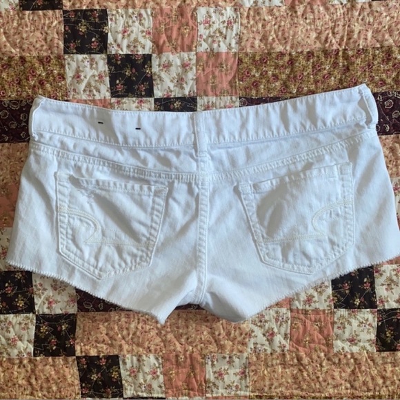 American Eagle 🦅 Stretch Distressed Short Shorts - Picture 2 of 10